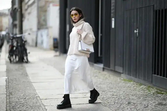 białe martensy stylizacje inspiracje