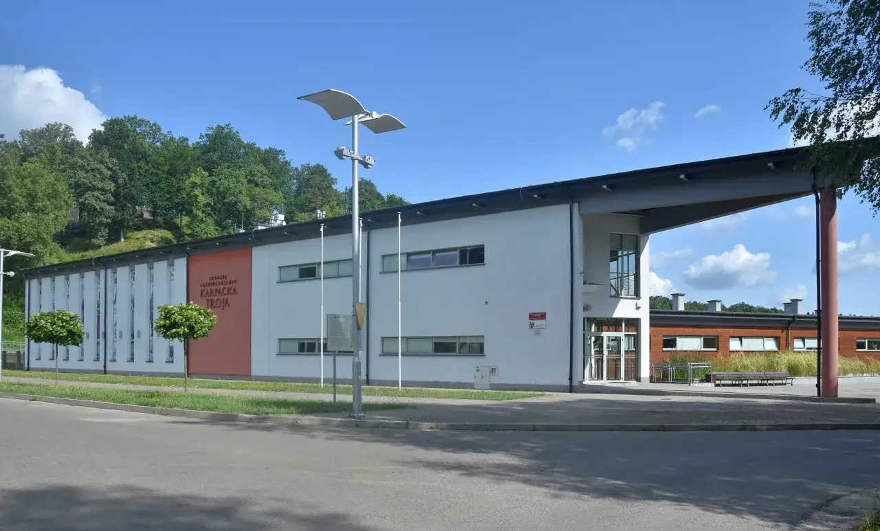 Zdjęcie Skansen Jasło: Odkryj fascynującą historię i atrakcje archeologiczne