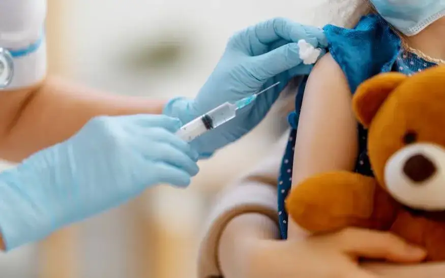 Zdjęcie Bezpieczny powrót do przedszkola po szczepieniu. Kiedy można?