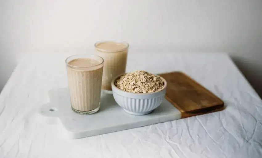 Zdjęcie Czy kawa z mlekiem owsianym jest zdrowa? Sprawdź, co musisz wiedzieć