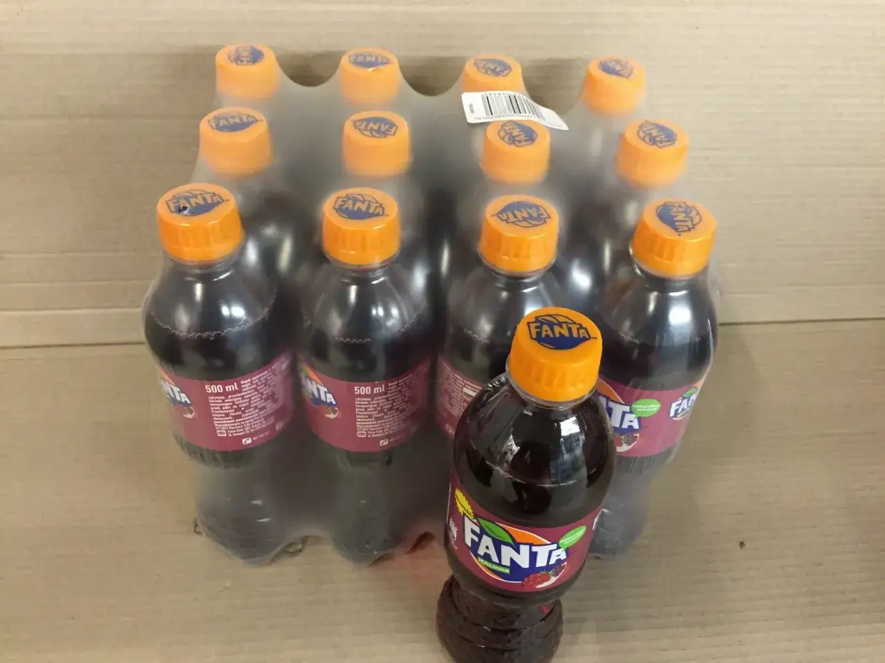 Fanta What The Fanta 2026 fioletowa butelka