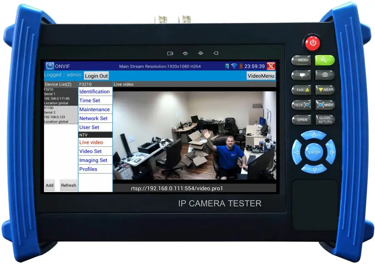 Tester IP kamery pokazuje, jak podłączyć kamerę bez rejestratora, wyświetlając obraz z kamery i opcje menu.
