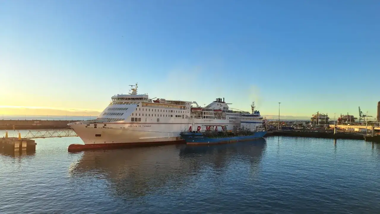 prom na Maderę historyczny Naviera Armas