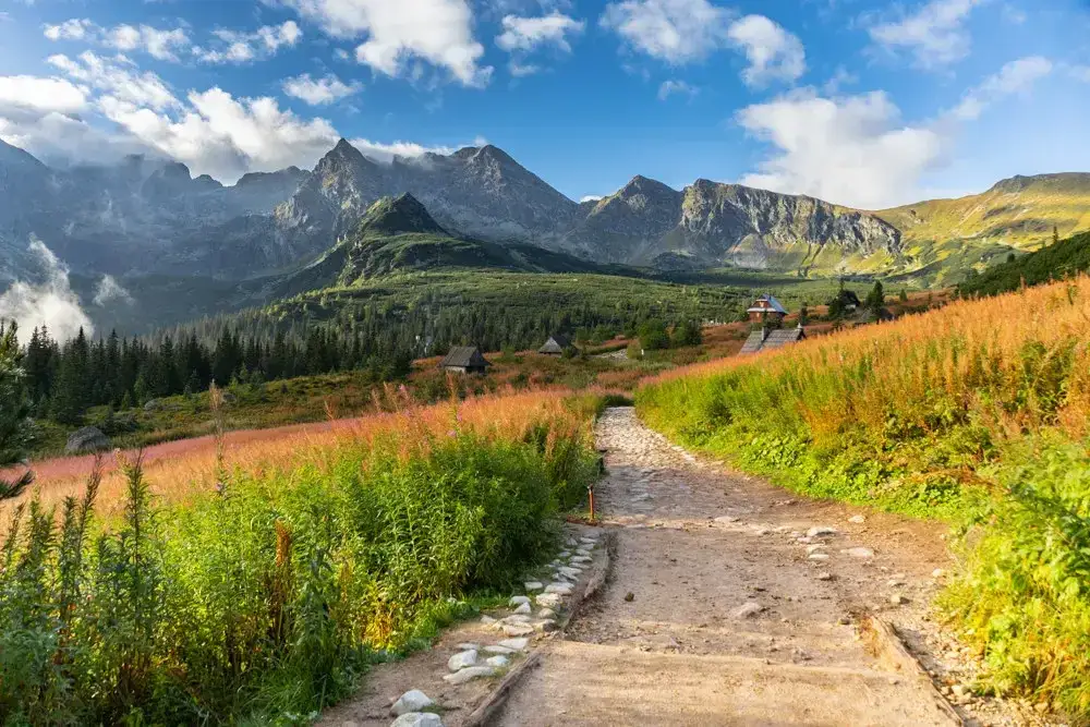 Tatry Słowackie panorama, malownicze widoki g&oacute;rskie