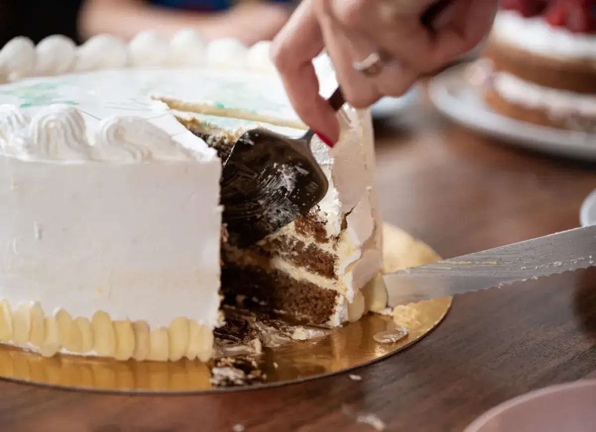 Błędy przy krojeniu tortu