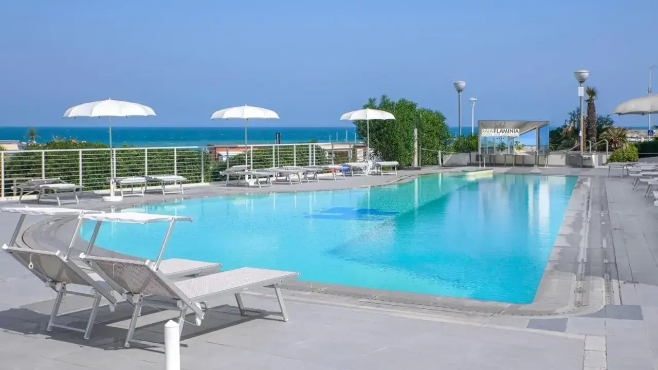Hotel Baia Flaminia Pesaro piscina esterna