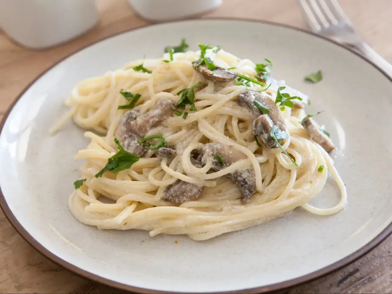 Różne rodzaje spaghetti z pieczarkami