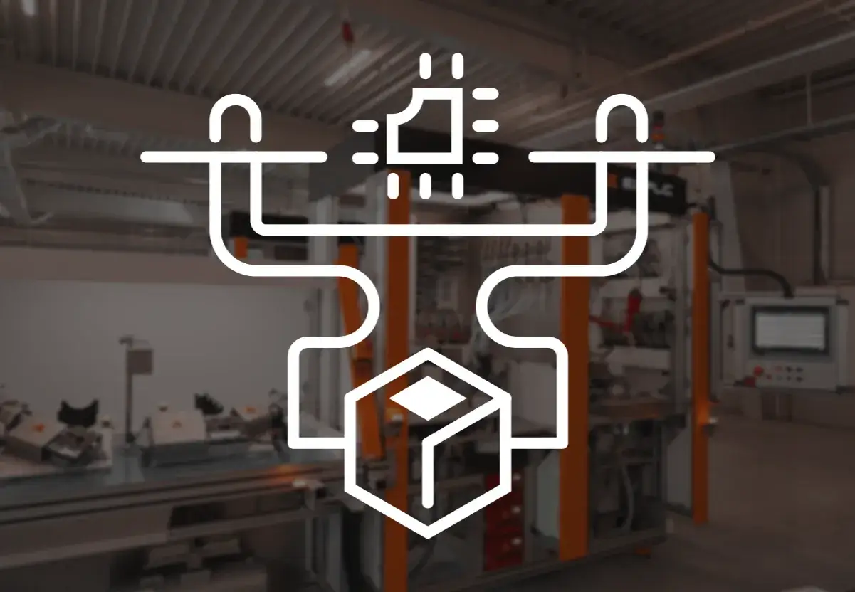 Schematyczny proces produkcyjny: chip sterujący i produkt końcowy w gnieździe produkcyjnym.