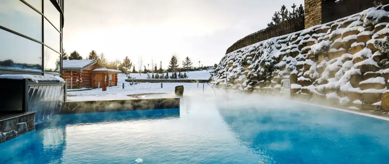 Białka Tatrzańska zimą i latem