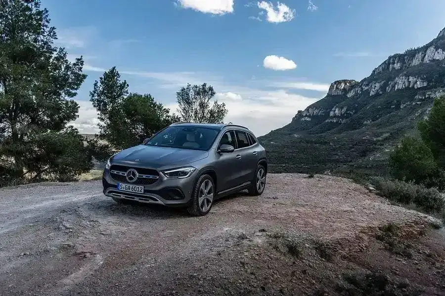 Zdjęcie Mercedes GLA jaki silnik wybrać, aby uniknąć wysokich kosztów eksploatacji?