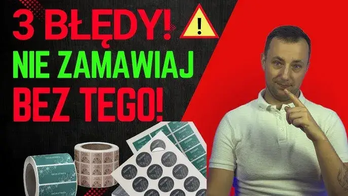 przykłady błędnie wydrukowanych naklejek (rozmazane, obcięte, złe kolory)