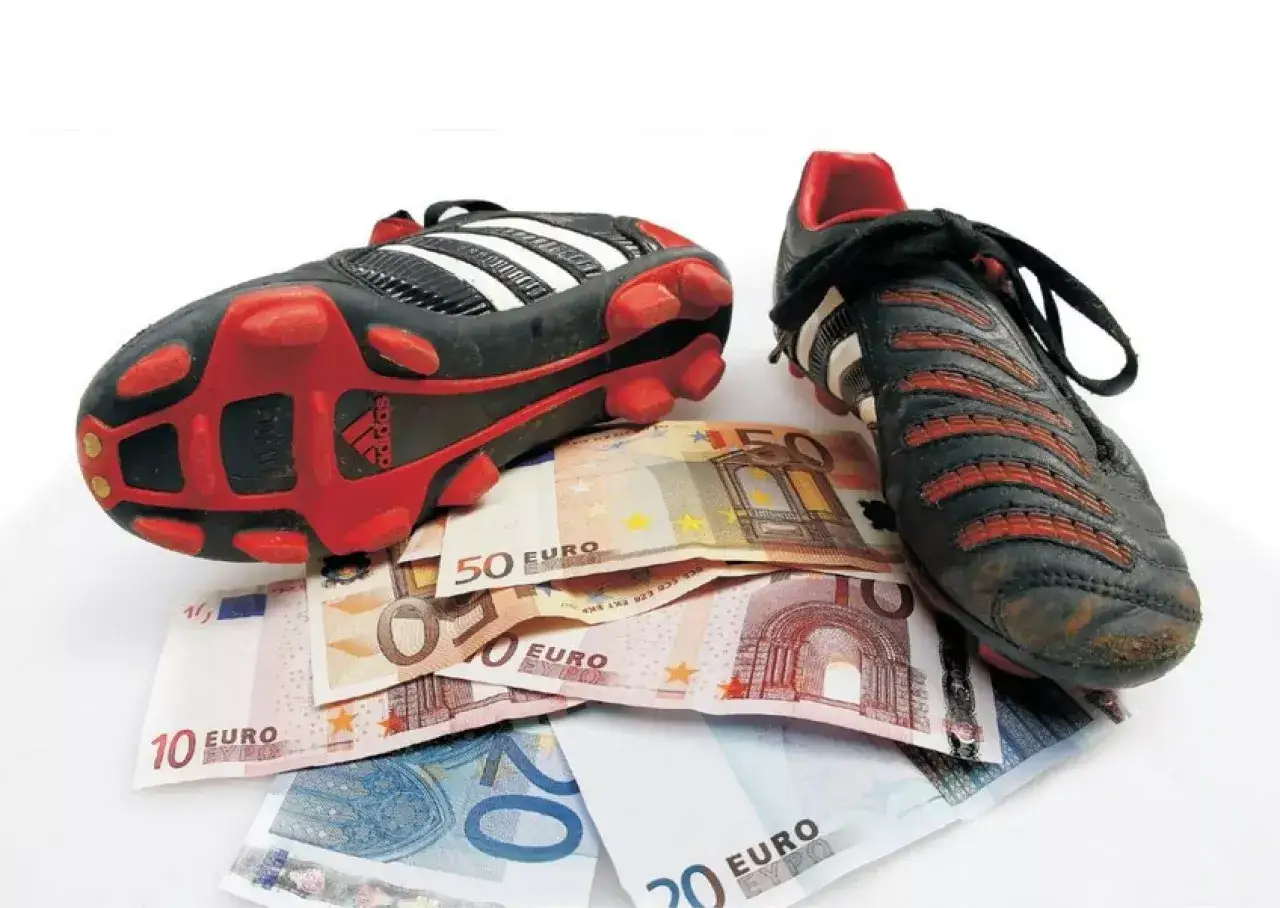 negocjacje kontrakt piłkarski