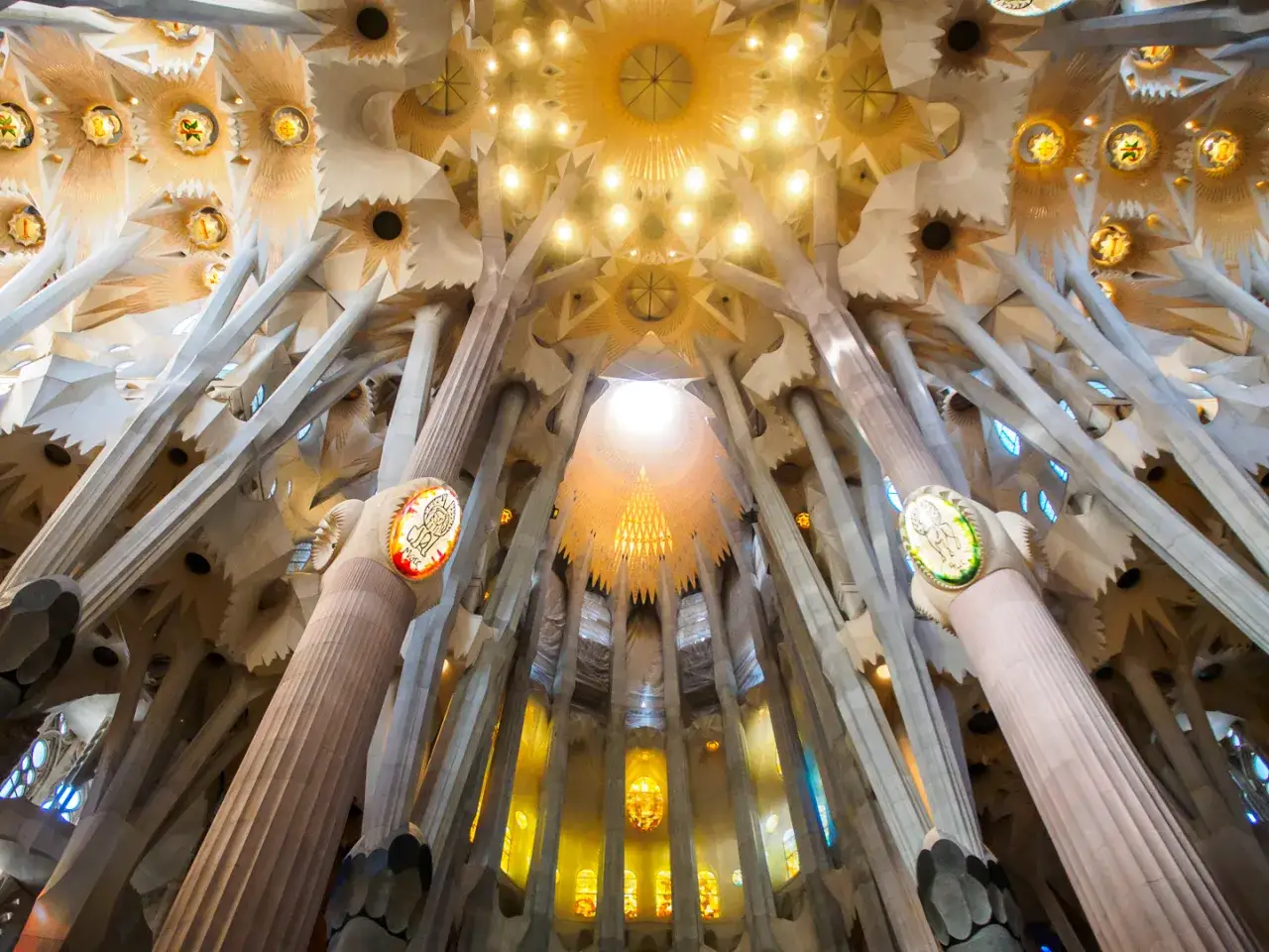 Sagrada Familia wnętrze