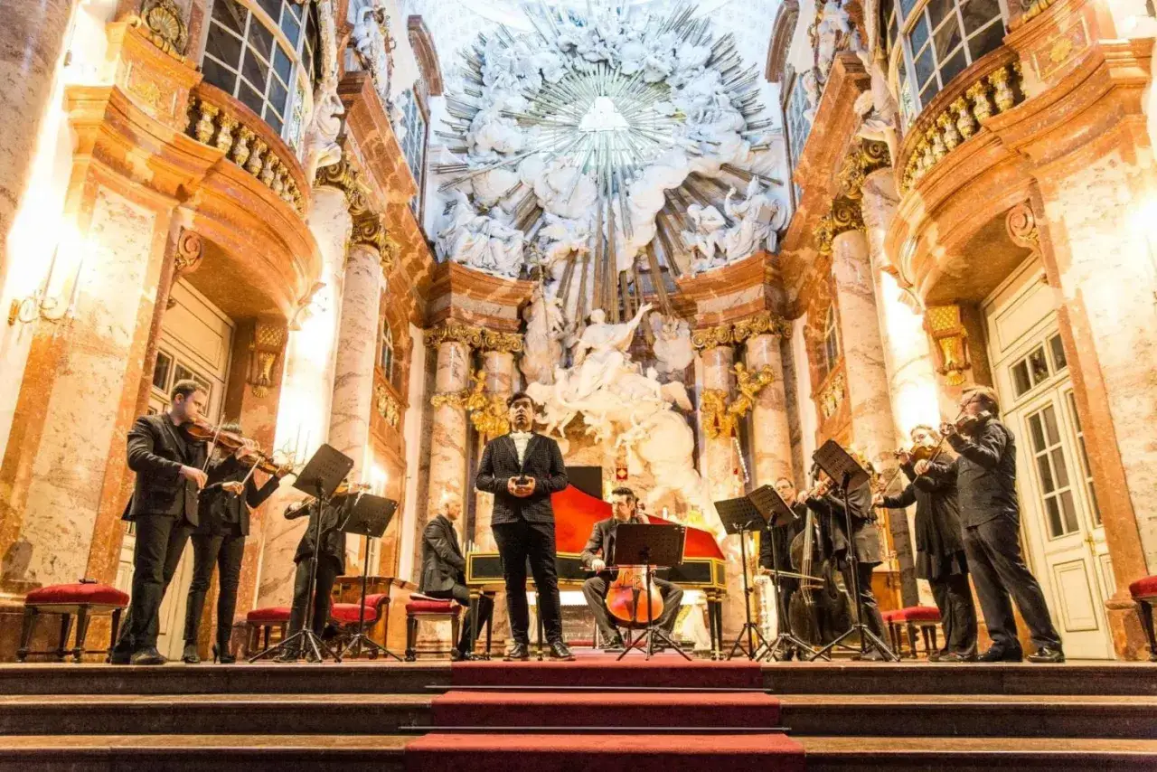 Karlskirche Wiedeń wnętrze koncert