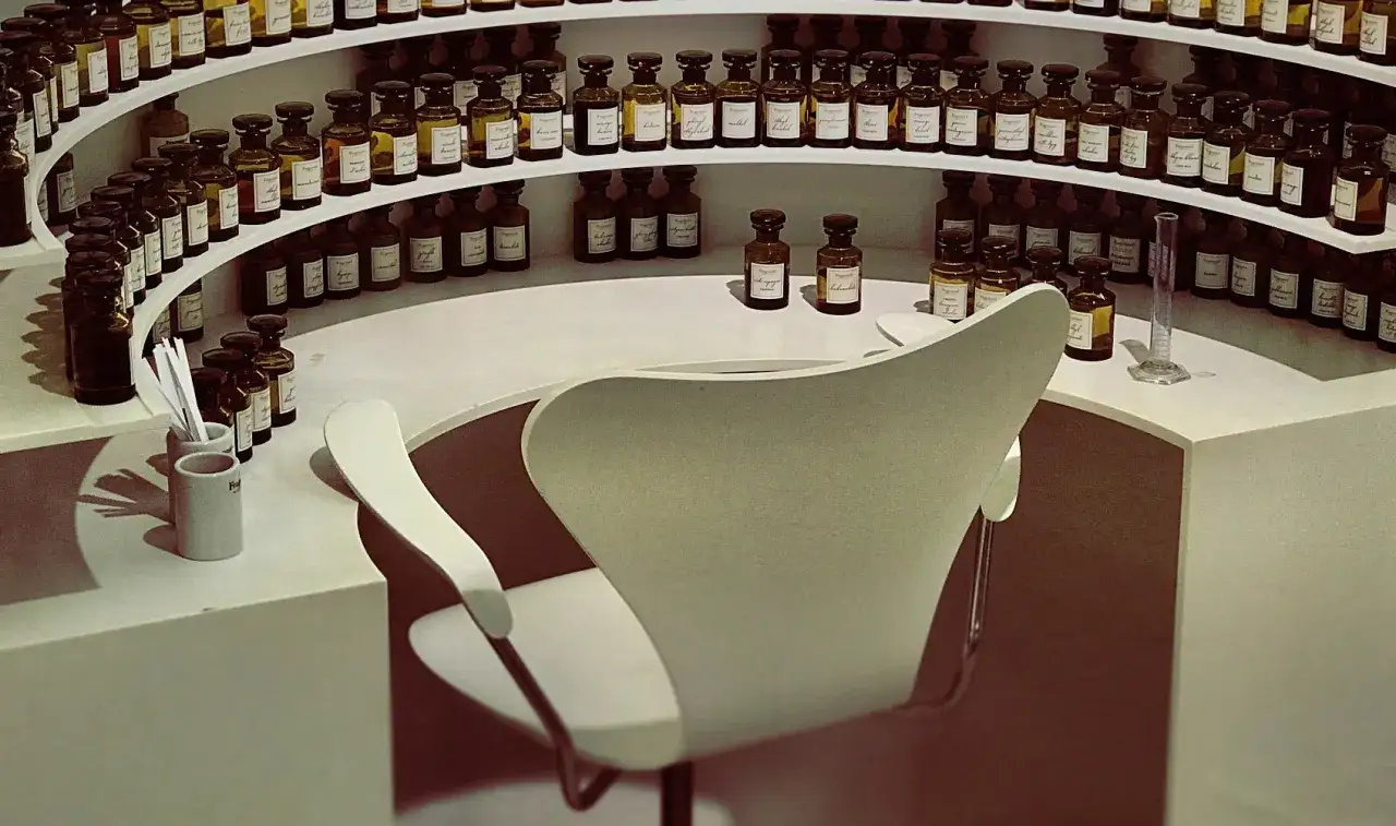 Zdjęcie Jak powstają perfumy? Odkryj sekrety ich tworzenia i składników