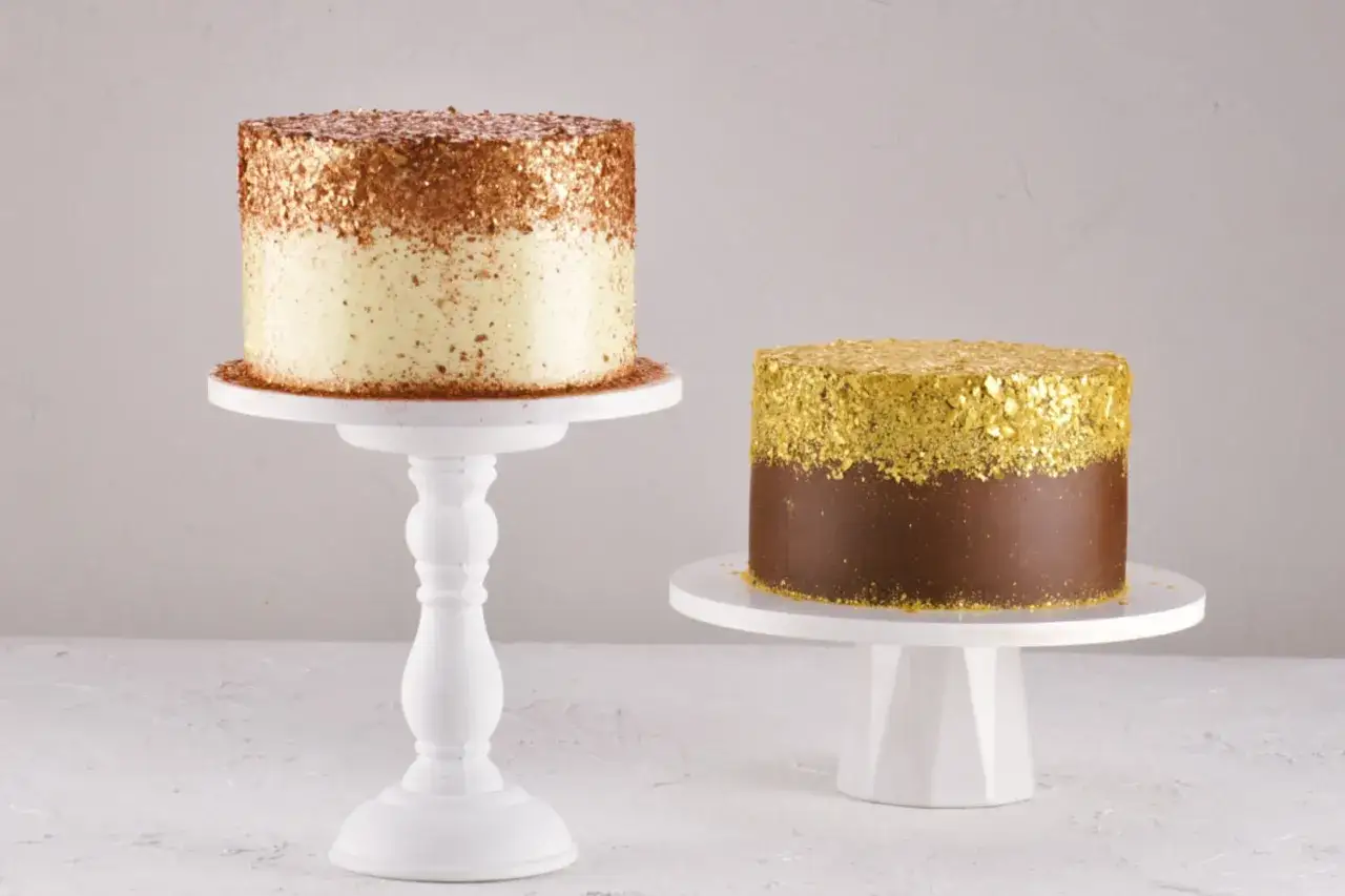 dekorowanie tortu złotym sprayem spożywczym