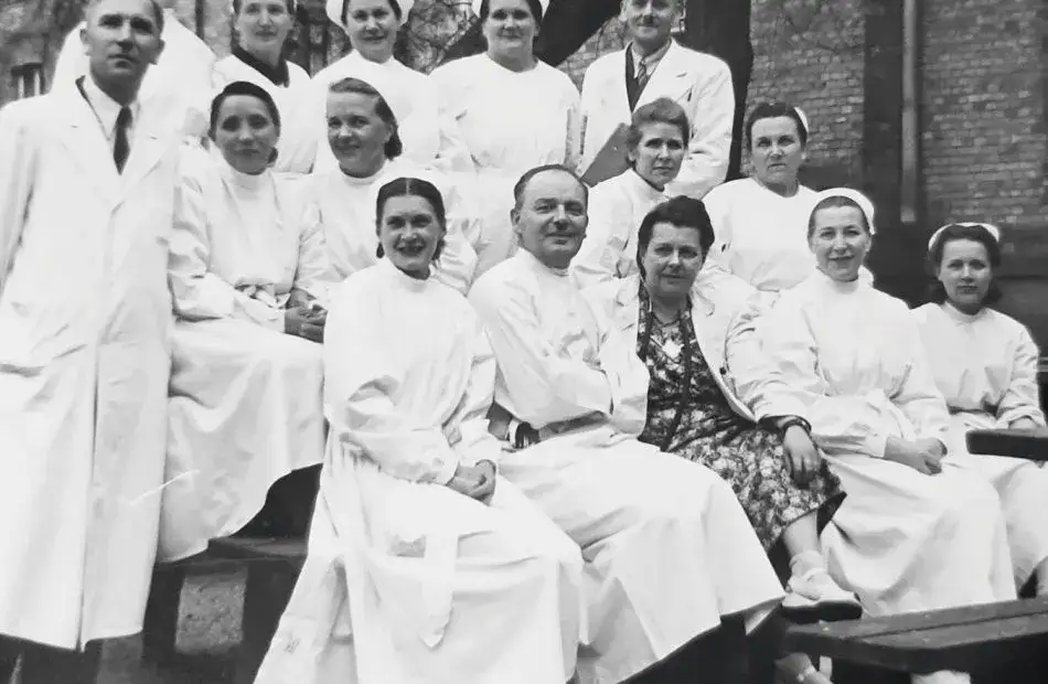 studenci historii w muzeum, praktyki archiwalne