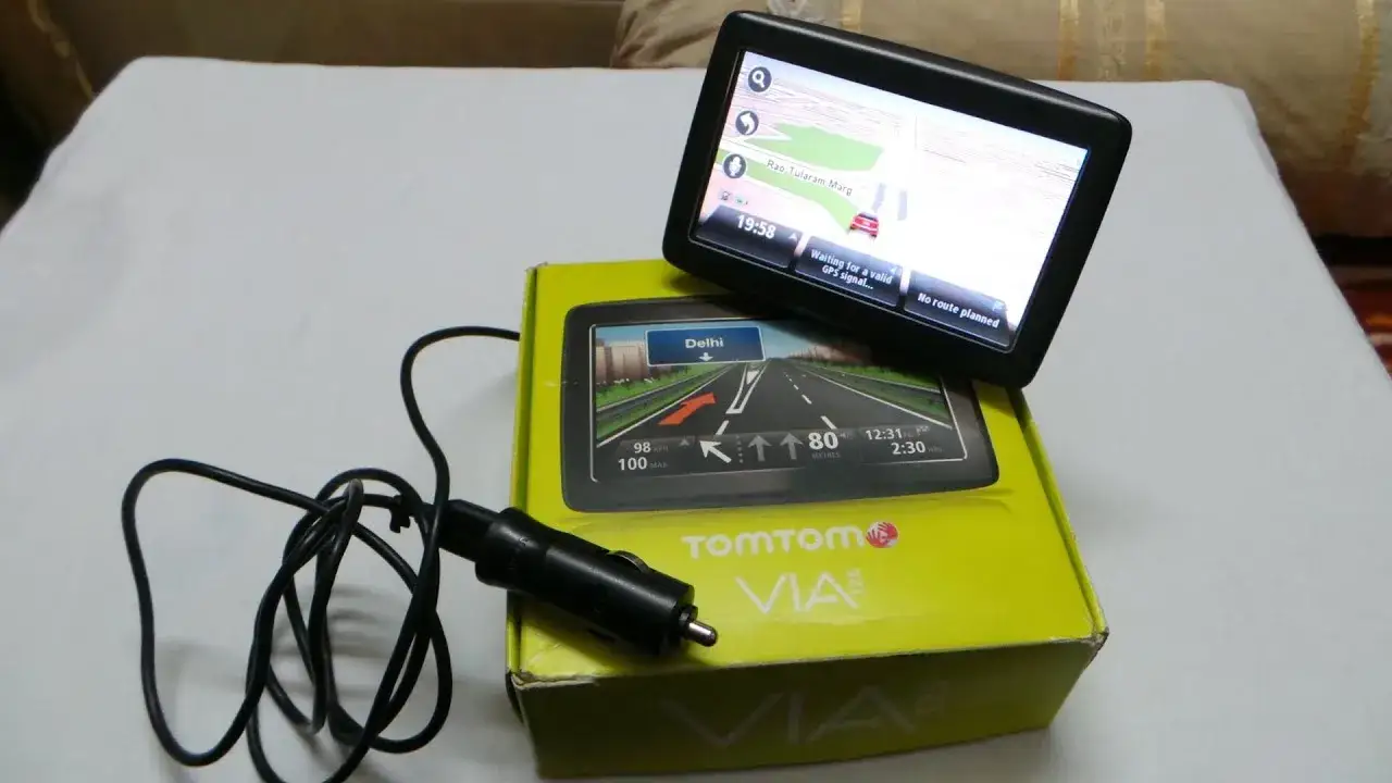 TomTom Via 125 podłączony do komputera