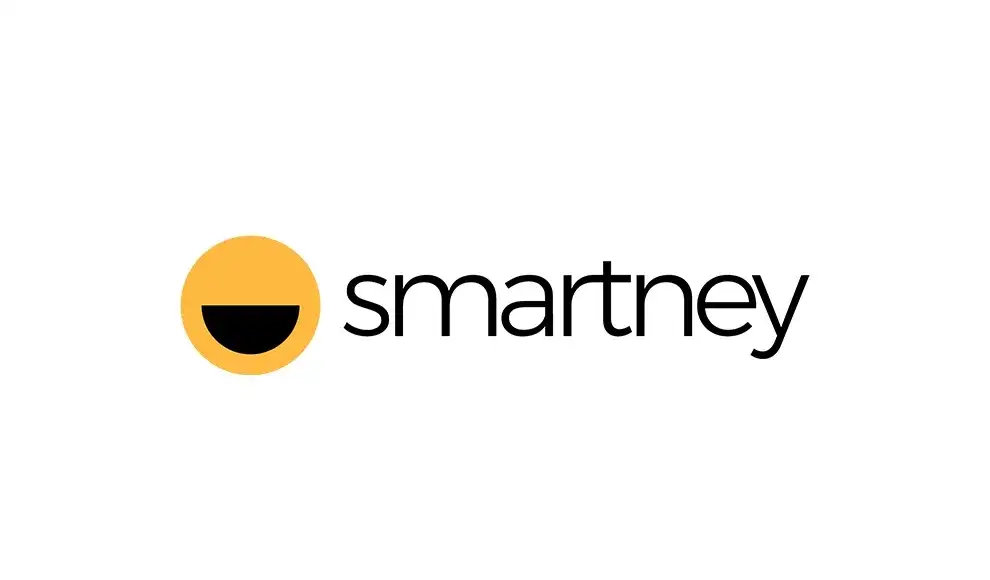 logo Smartney na tle logotypów BIK i KRD