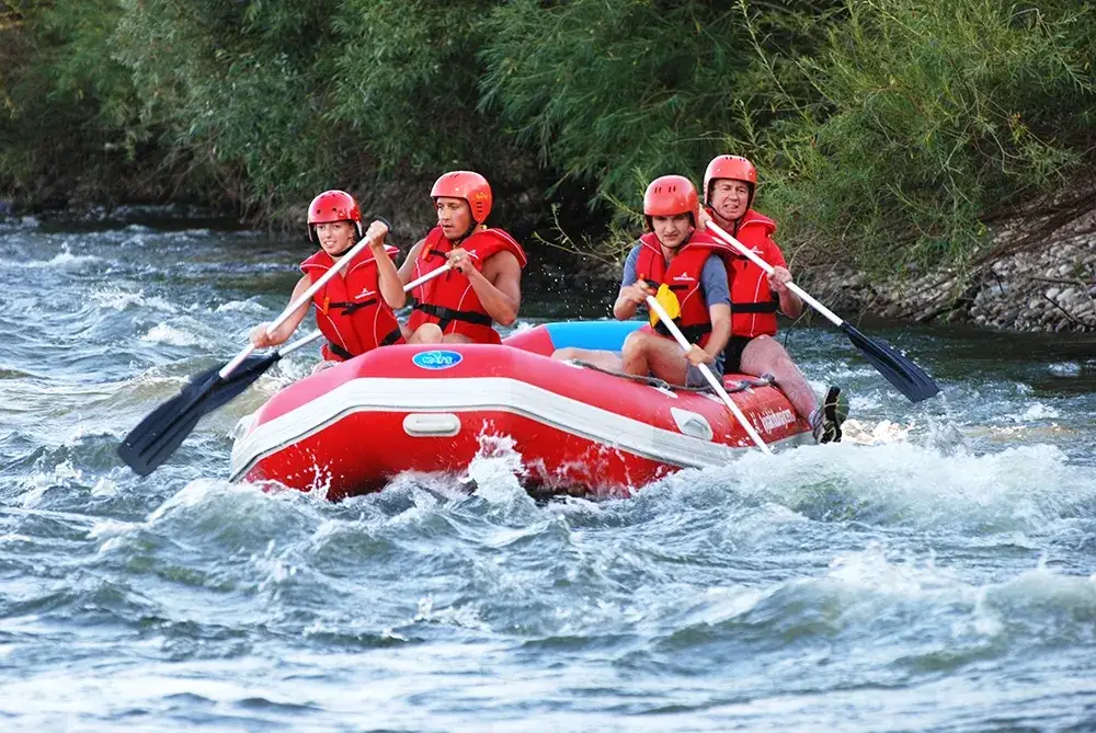 Spływ Popradem tratwy kajaki pontony Piwniczna-Zdr&oacute;j