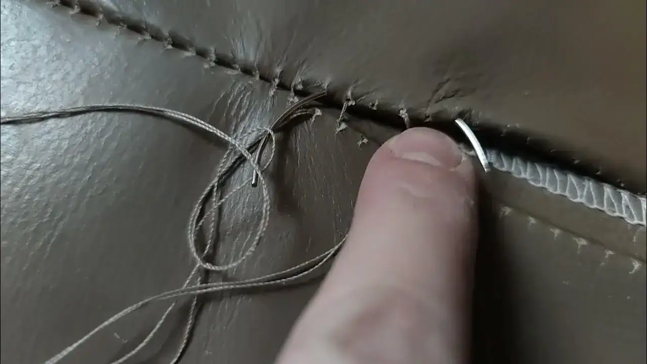 Zdjęcie Jak zszyć kanapę: proste kroki, aby uniknąć kosztownych napraw