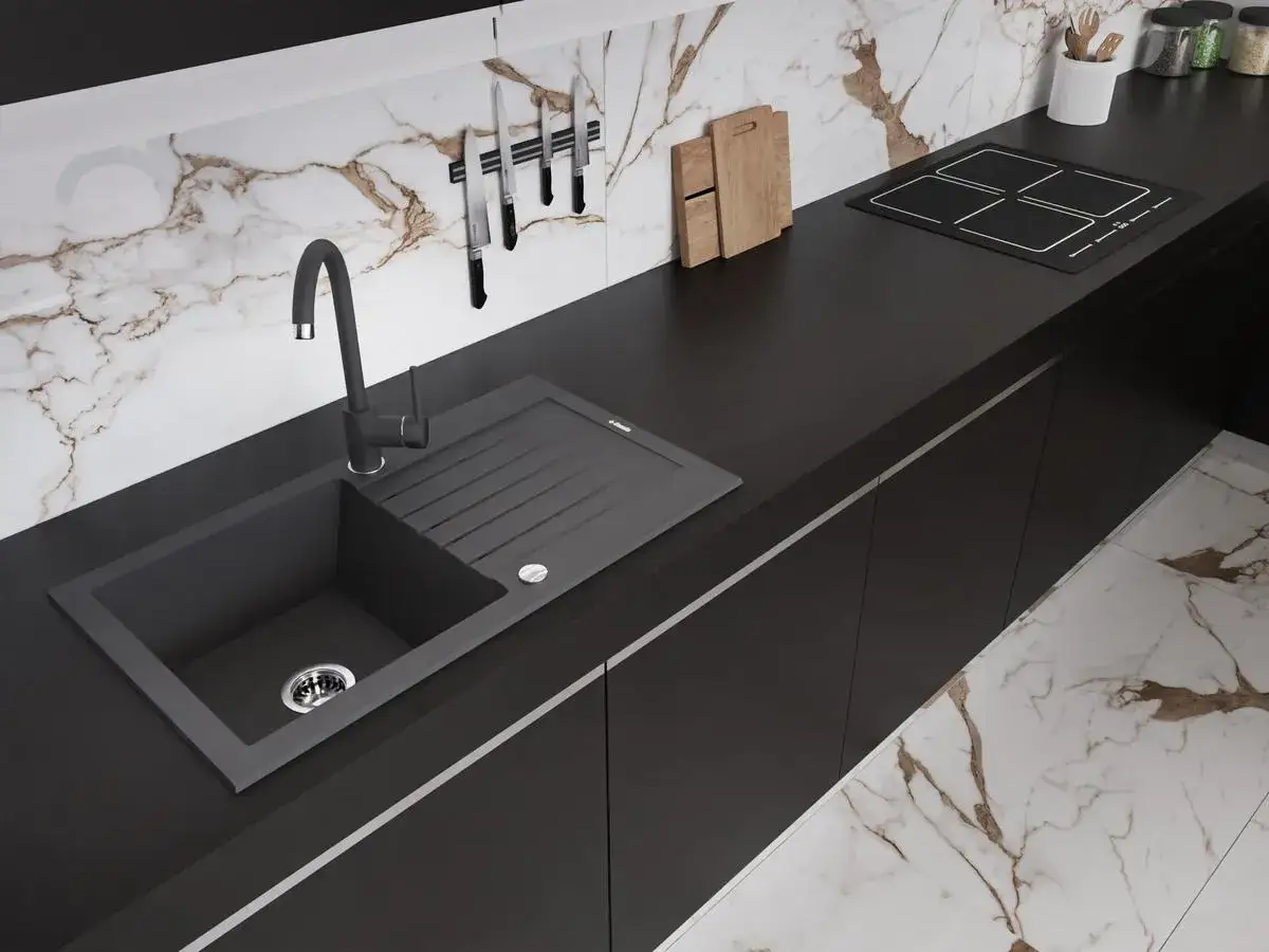 Zdjęcie Jakie płytki do czarnego blatu? Odkryj idealne połączenia i style