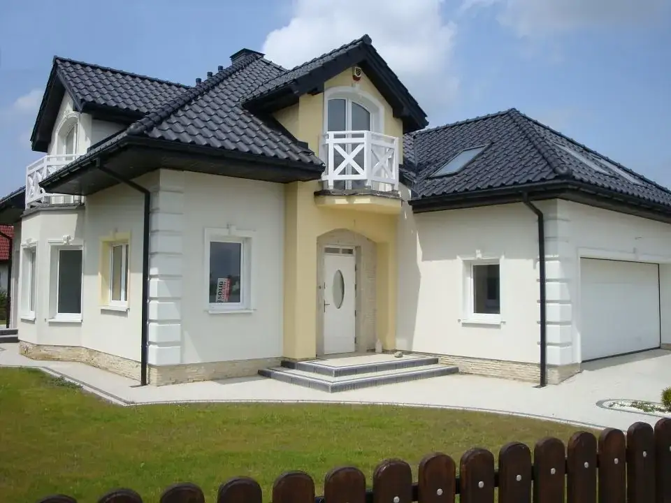 Zdjęcie Najlepsze kolory elewacji do białych okien - inspirujące pomysły