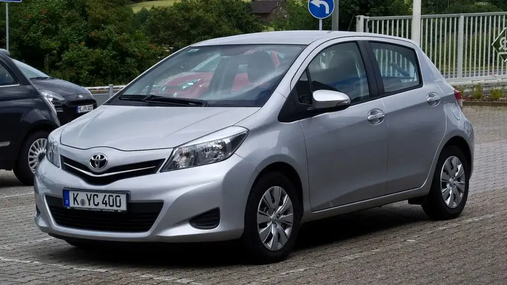 Zdjęcie Jaki olej do Toyota Yaris 1.3 benzyna? Oto najlepsze opcje i porady