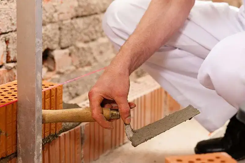 Zdjęcie Czym różni się zaprawa murarska od tynkarskiej? Kluczowe różnice i zastosowania