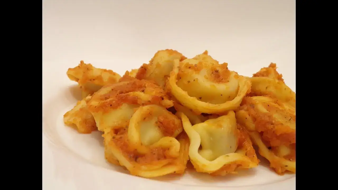 Zdjęcie Z czym podać tortellini na obiad? Odkryj pyszne propozycje!