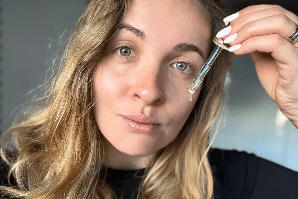 Zdjęcie Witamina C i Kwas Hialuronowy: Jak Połączyć i Widzieć Efekty?