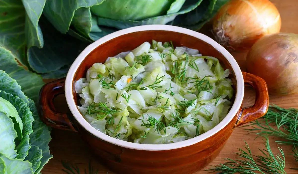 Zdjęcie Jakie przyprawy do młodej kapusty, aby wydobyć jej najlepszy smak?