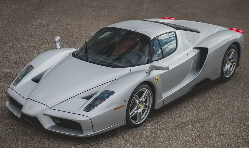 Zdjęcie Ile kosztuje Ferrari Enzo? Poznaj szokujące ceny tych aut!