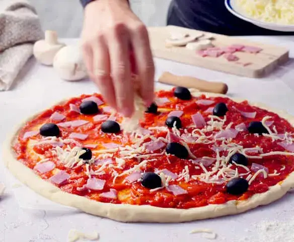 Zdjęcie Idealne pieczenie pizzy w Thermomixie - czas, temperatura i techniki