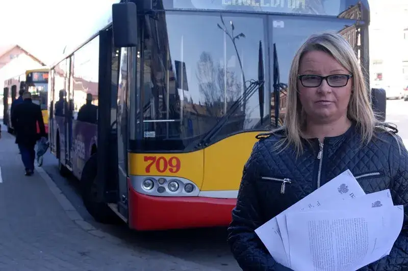 Zdjęcie Czy opiekun osoby niepełnosprawnej płaci za bilet MPK? Zobacz zasady