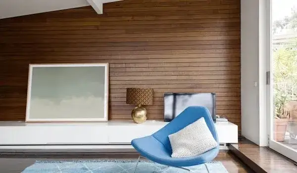 Zdjęcie Czym myć lakierowaną boazerię, aby uniknąć zniszczeń i zachować blask?