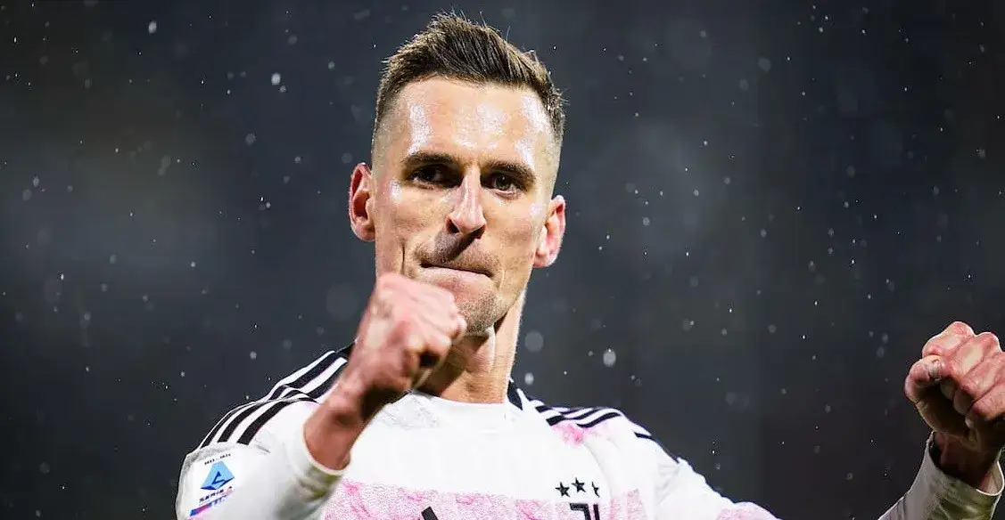 Zdjęcie Arkadiusz Milik - ile naprawdę ma wzrostu w świecie piłki nożnej?