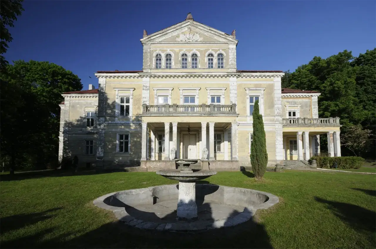 Pałac Raczyńskich Złoty Potok