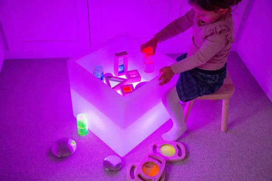 podświetlany stolik sensoryczny dla dzieci zastosowania