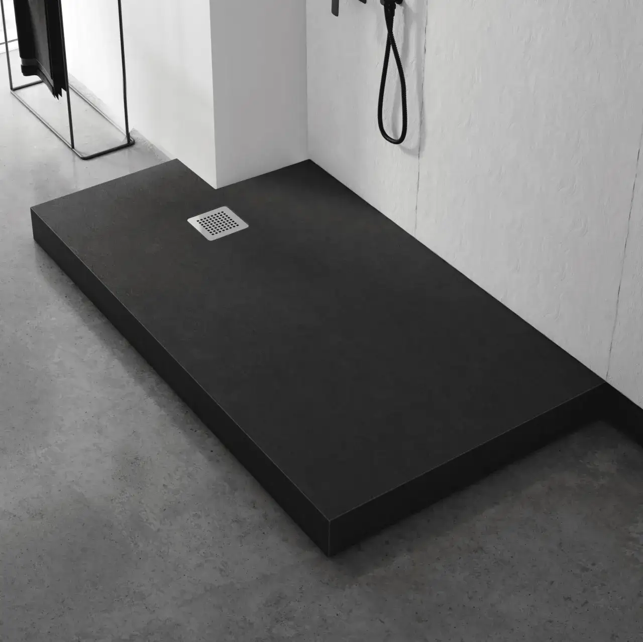 uszkodzony brodzik konglomerat od kamienia