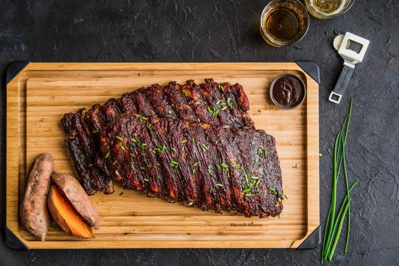 żeberka wieprzowe przed grillowaniem