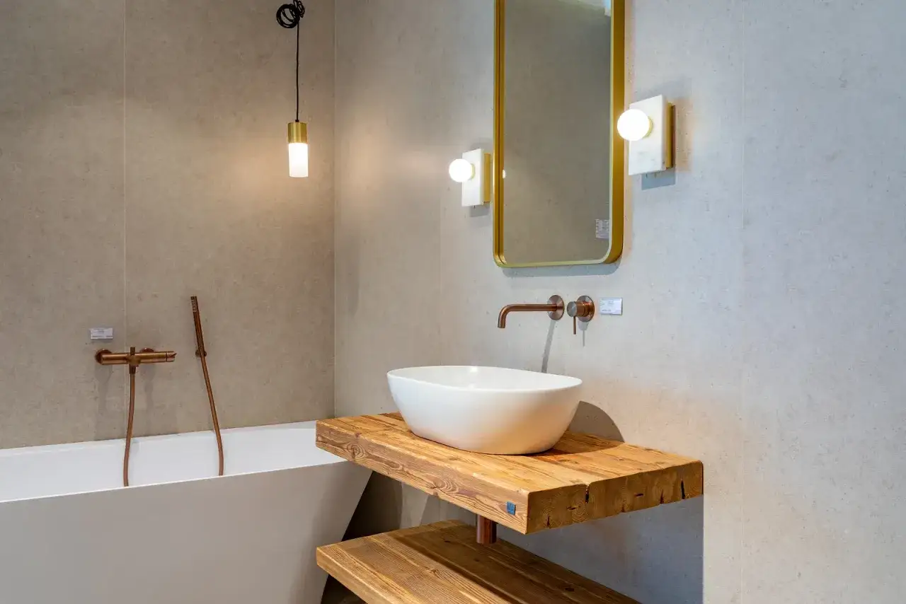 oświetlenie lustra łazienkowego kinkiety