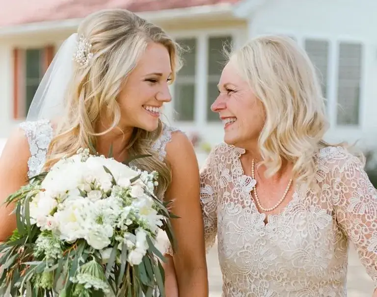 dodatki do sukni weselnej dla mamy eleganckie