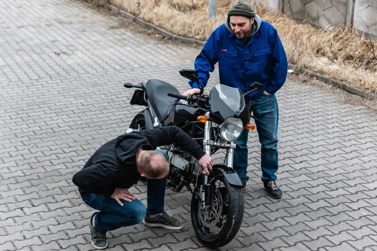 kupno używanego motocykla 125 oględziny