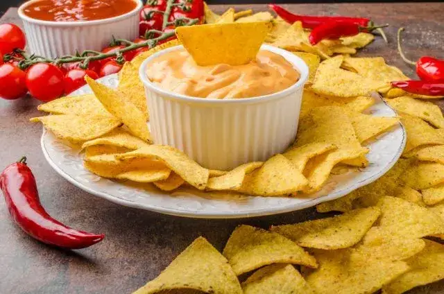 Salsa de queso para nachos cremosa