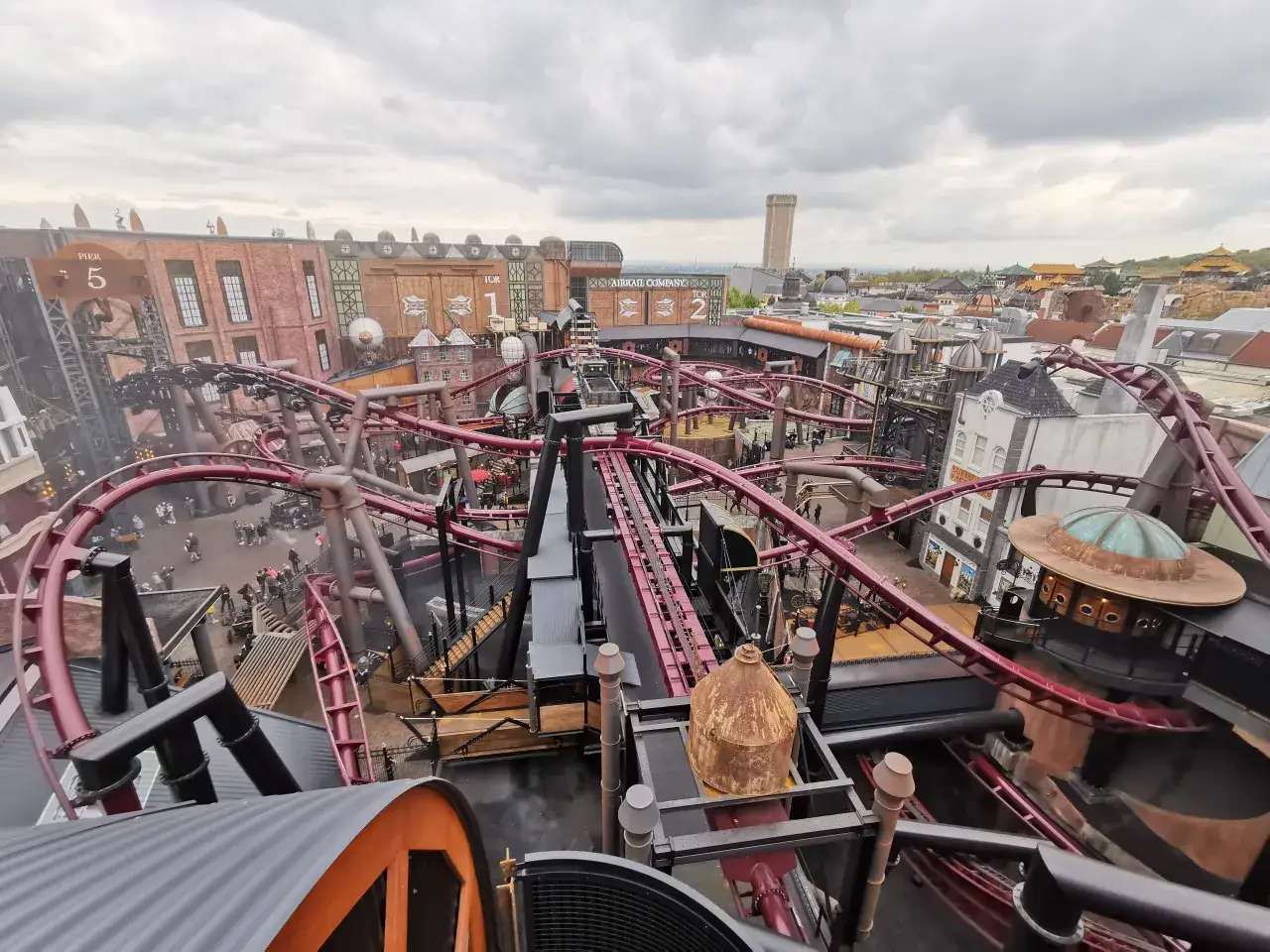 Phantasialand F. L. Y. Achterbahn Rookburgh