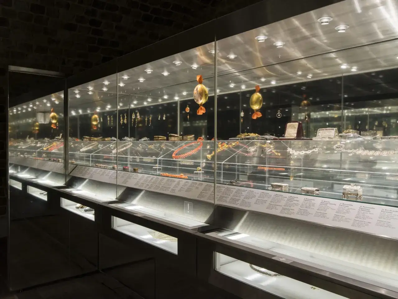 Muzeum Sztuki Użytkowej Poznań wnętrza ekspozycja