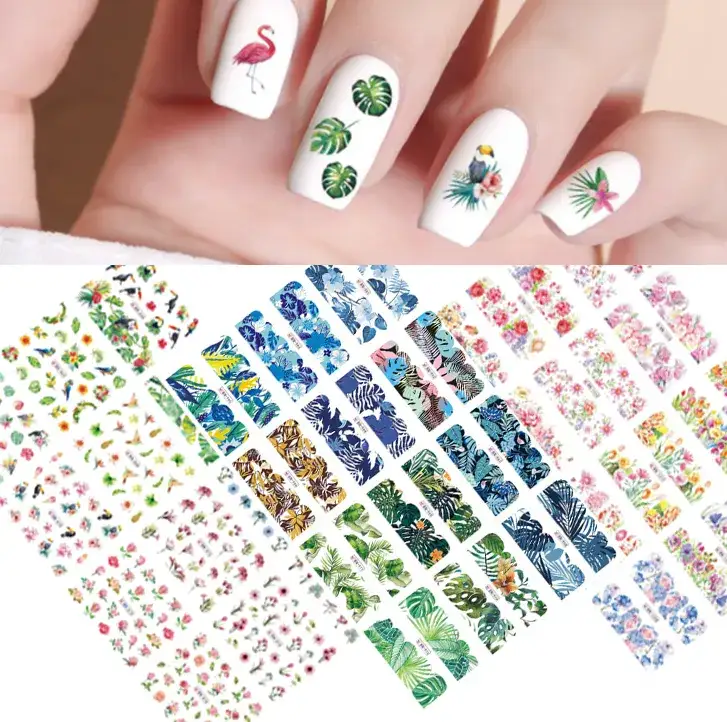 Zdjęcie Jak poprawnie naklejać naklejki do paznokci - poradnik krok po kroku