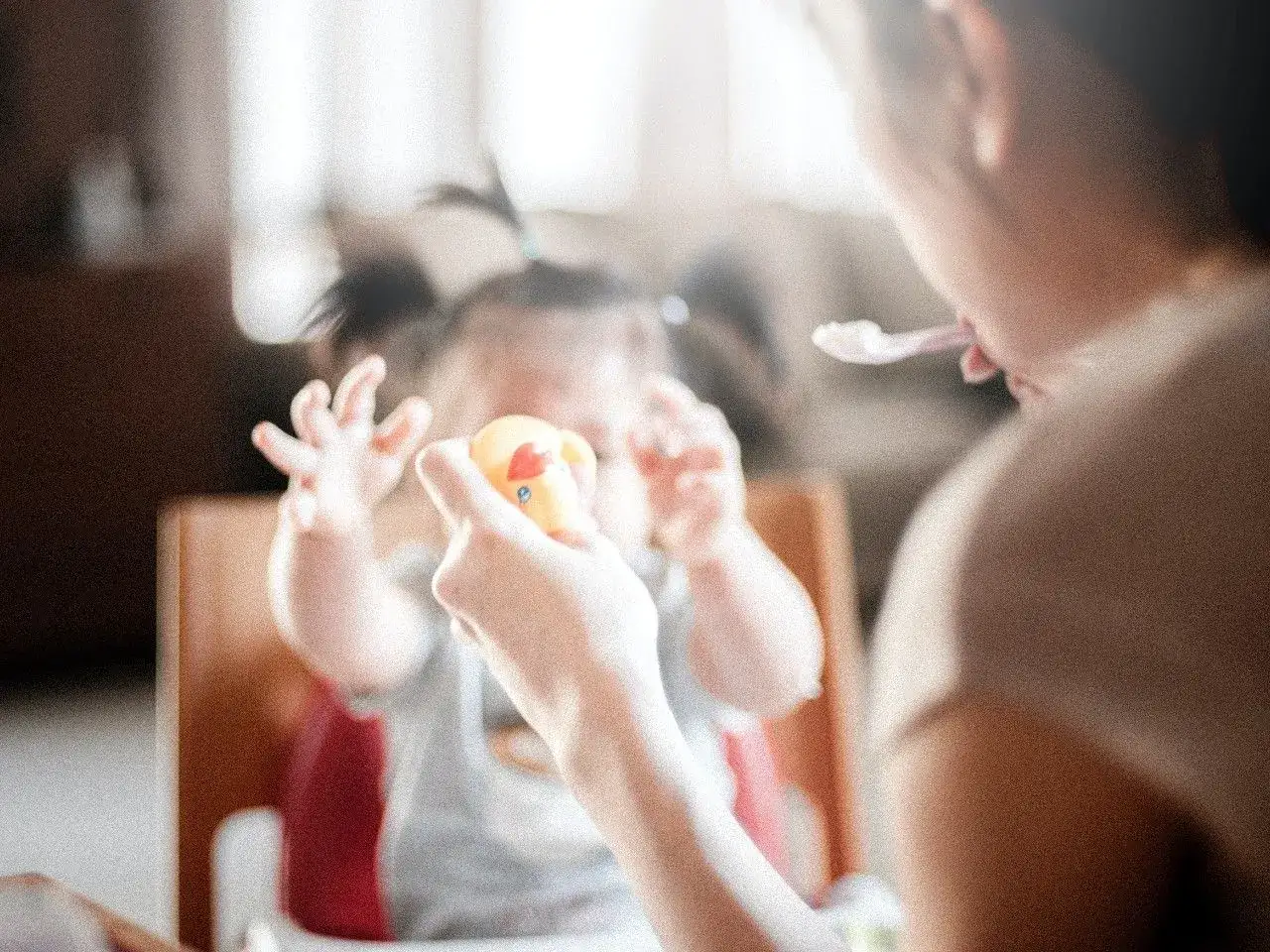 różne marki kaszek dla niemowląt na półce