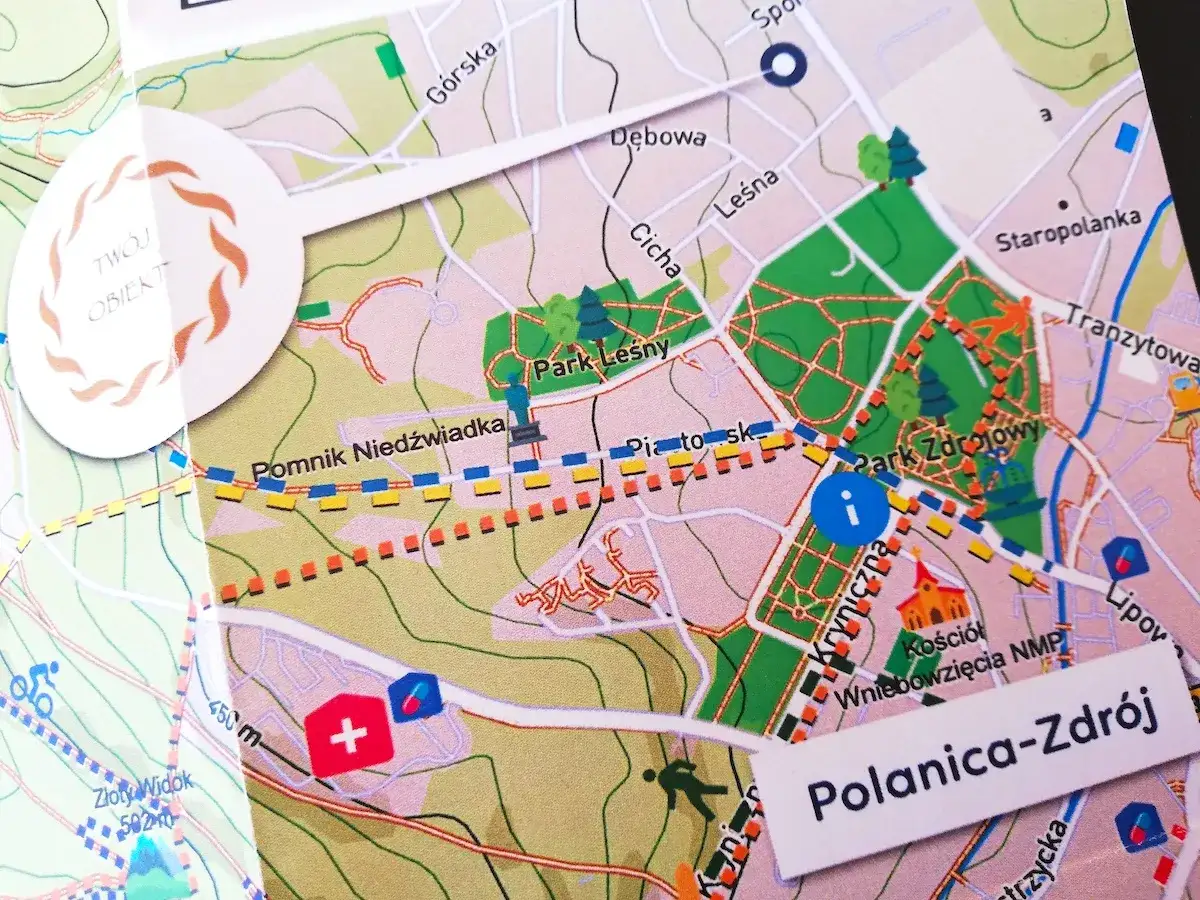 Dzieci uczące się jeździć na nartach Polanica-Zdr&oacute;j